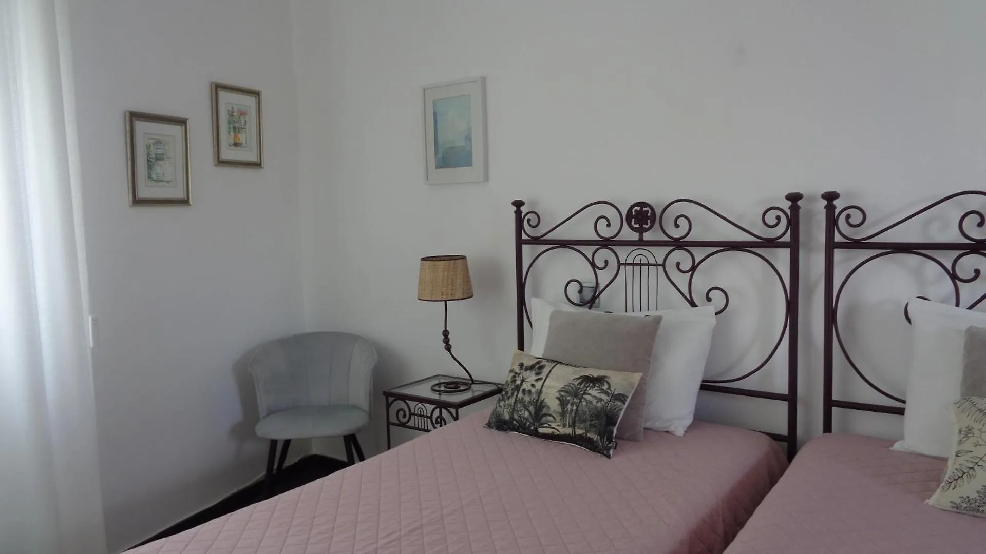 Suites Da Ria contacts